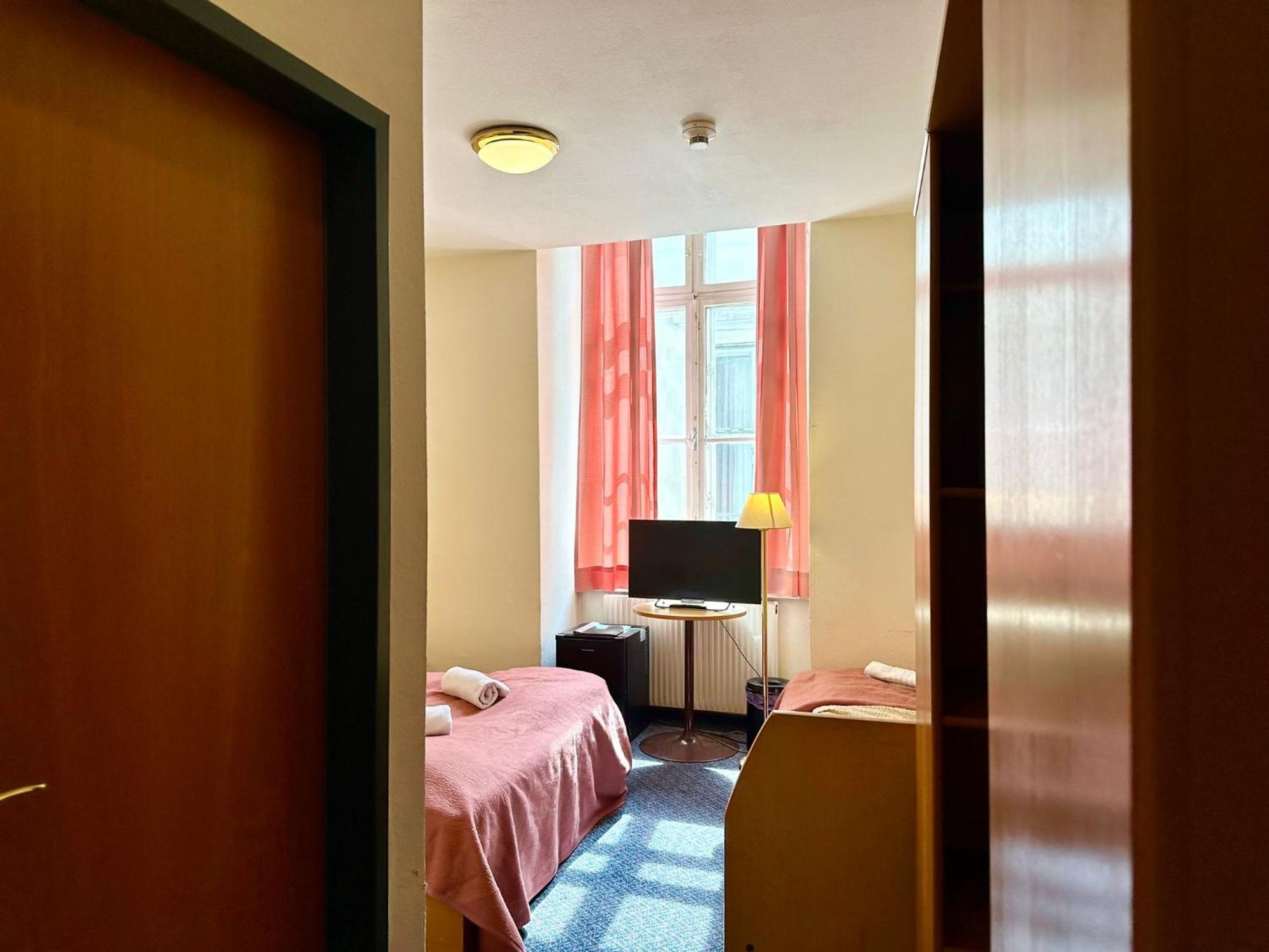 Very Central Apartments, 5 Min To City Center, No Reception Viena Exterior foto